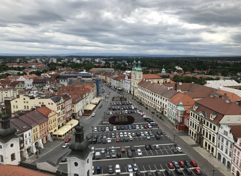 Velké náměstí počká, Hradec potřebuje díru pod ním